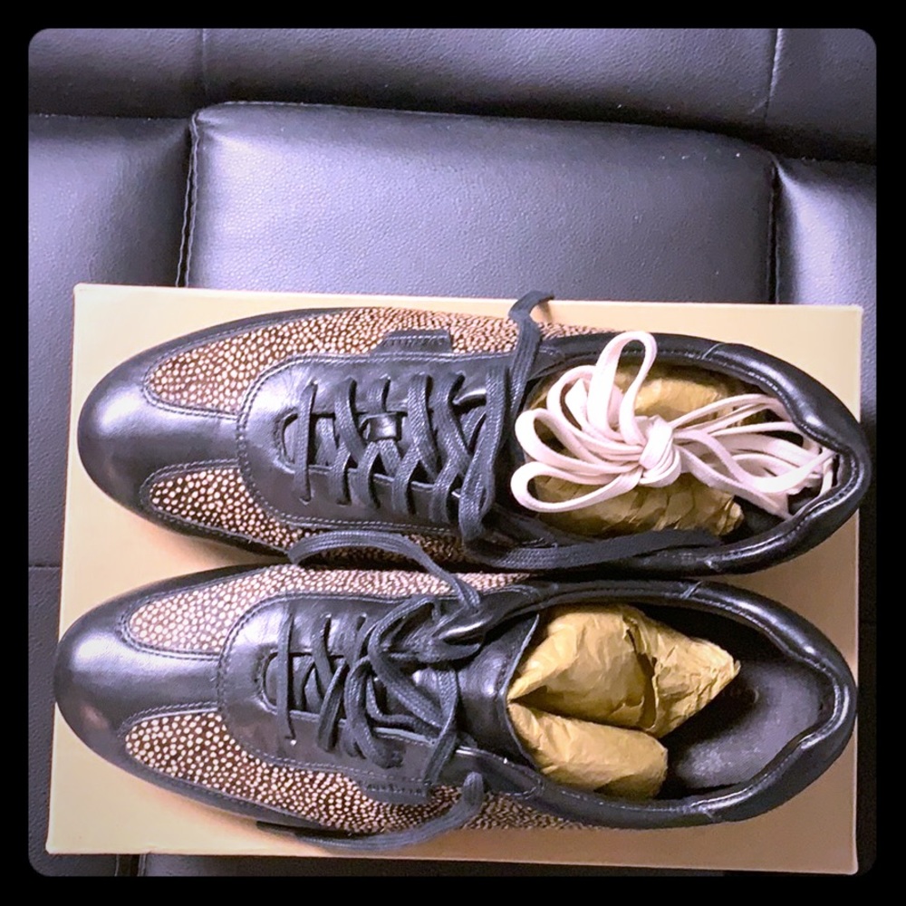 Sneakers